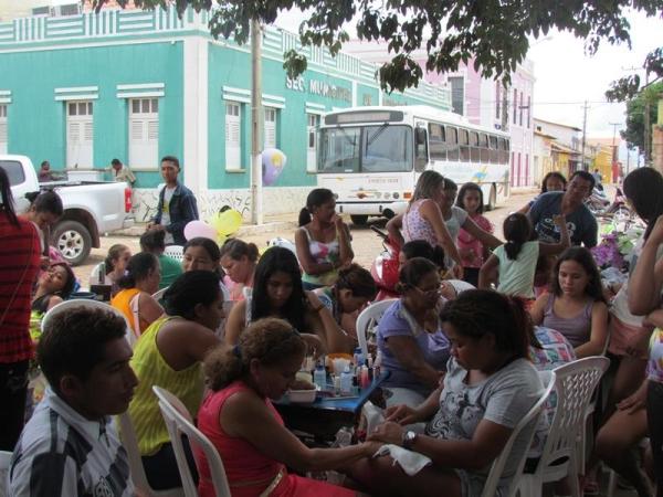 Prefeito Edílson Capote e primeira-dama Edneida Fortes realizaram festa para Mães - Imagem 6