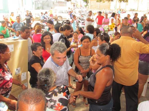 Prefeito Edílson Capote e primeira-dama Edneida Fortes realizaram festa para Mães - Imagem 27