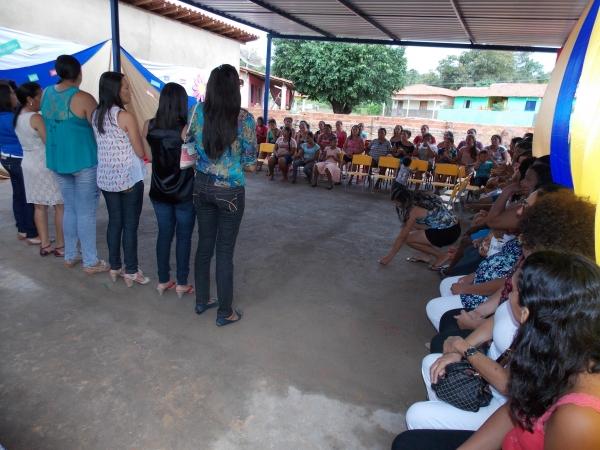Escola Adelaide Magalhães realiza café da Manhã em homenagem as Mães - Imagem 9