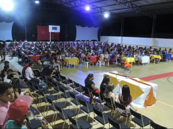 A prefeitura de Barra D’Alcântara em parceria com a Secretaria de Educação promoveu uma festa em comemoração ao dia das mães. - Imagem 37