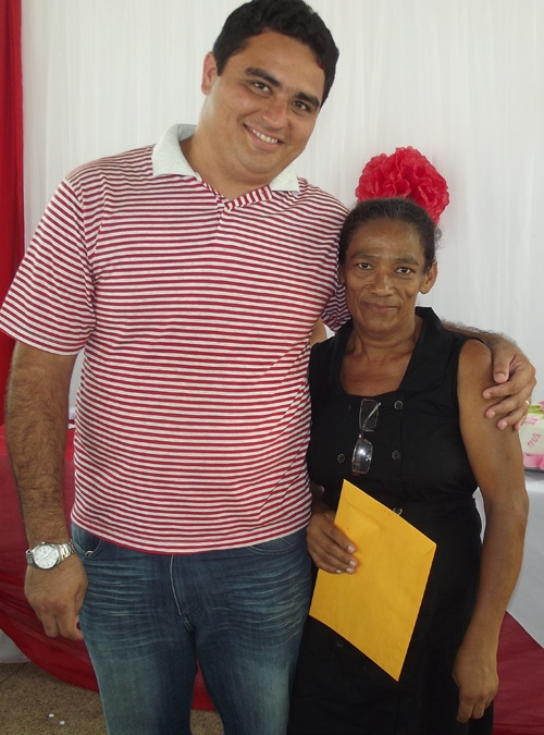 Prefeita Paula Araujo homenageou as mães brasileirenses com uma bela festa - Imagem 33