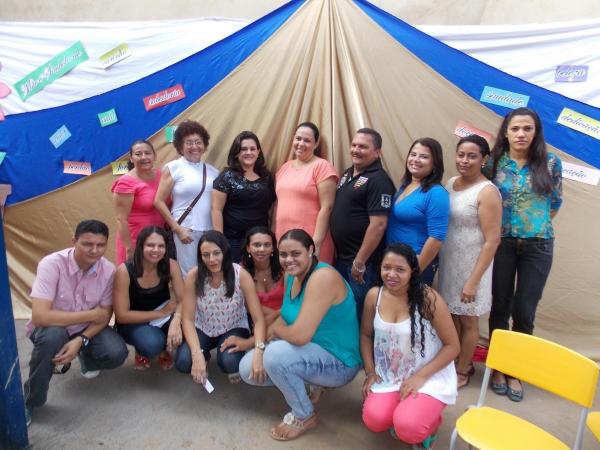Escola Adelaide Magalhães realiza café da Manhã em homenagem as Mães - Imagem 1