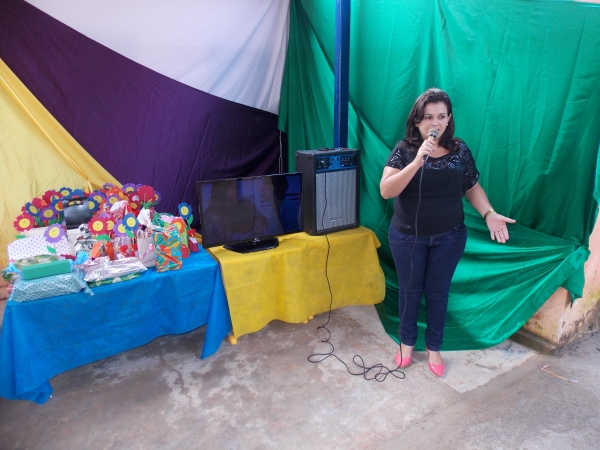 Escola Adelaide Magalhães realiza café da Manhã em homenagem as Mães - Imagem 3