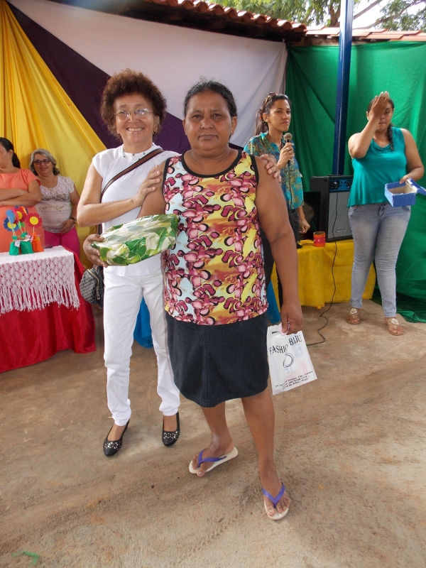 Escola Adelaide Magalhães realiza café da Manhã em homenagem as Mães - Imagem 19