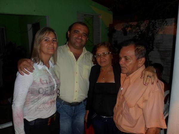 Mães do bairro Vale Verde são homenageadas com um farto jantar - Imagem 4