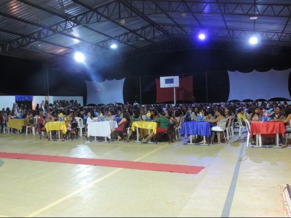 A prefeitura de Barra D’Alcântara em parceria com a Secretaria de Educação promoveu uma festa em comemoração ao dia das mães. - Imagem 39