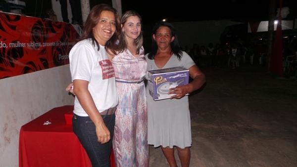 Prefeitura de Pimenteiras faz festa para as mães - Imagem 1