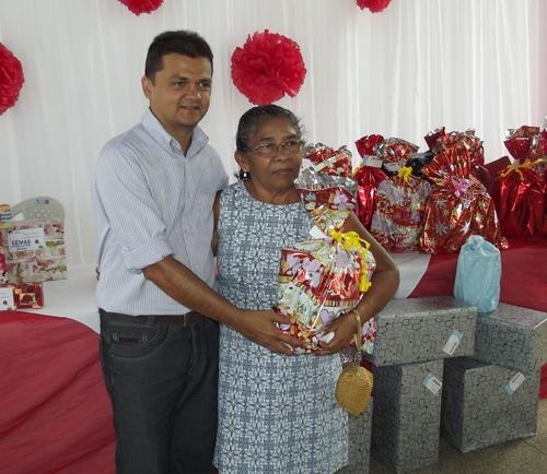 Prefeita Paula Araujo homenageou as mães brasileirenses com uma bela festa - Imagem 114