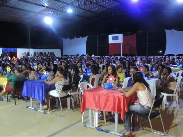 A prefeitura de Barra D’Alcântara em parceria com a Secretaria de Educação promoveu uma festa em comemoração ao dia das mães. - Imagem 36