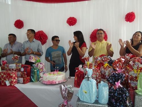 Prefeita Paula Araujo homenageou as mães brasileirenses com uma bela festa - Imagem 83