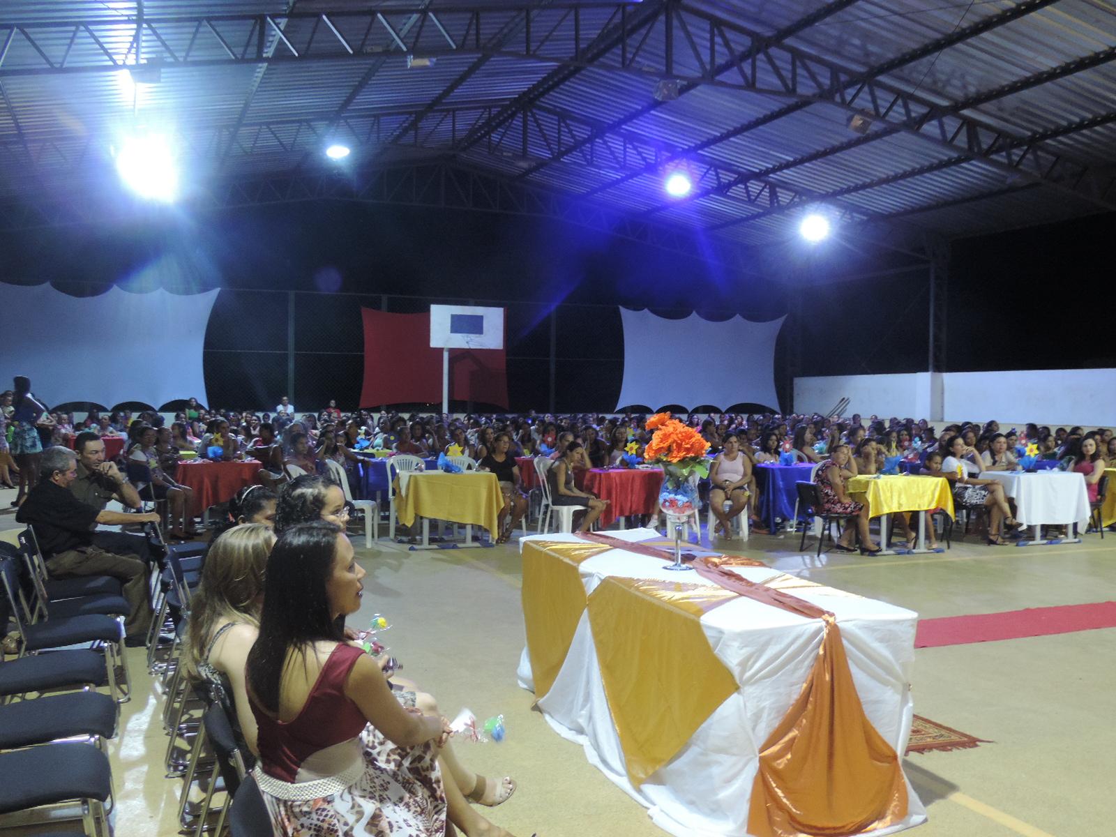 A prefeitura de Barra D’Alcântara em parceria com a Secretaria de Educação promoveu uma festa em comemoração ao dia das mães.