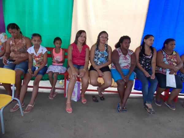 Escola Adelaide Magalhães realiza café da Manhã em homenagem as Mães - Imagem 6