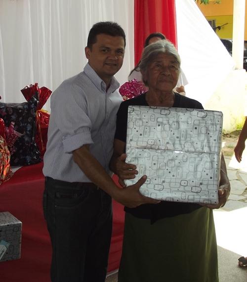 Prefeita Paula Araujo homenageou as mães brasileirenses com uma bela festa - Imagem 21