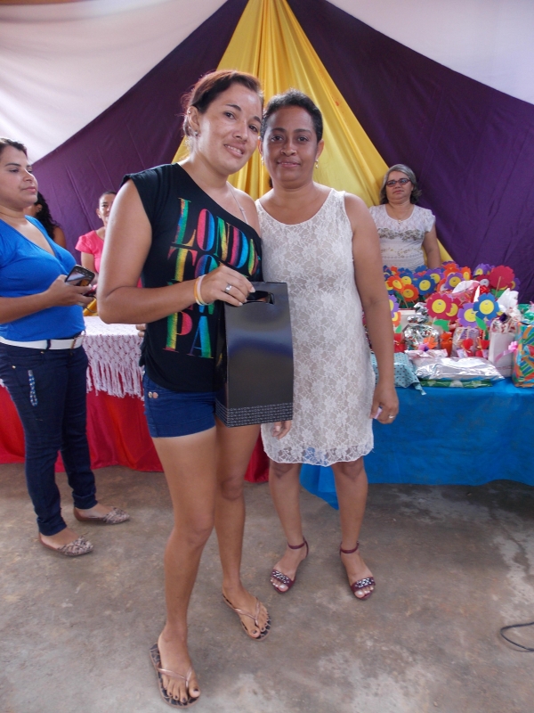 Escola Adelaide Magalhães realiza café da Manhã em homenagem as Mães - Imagem 20