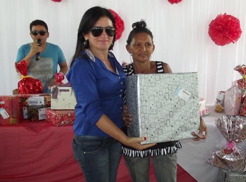 Prefeita Paula Araujo homenageou as mães brasileirenses com uma bela festa - Imagem 102