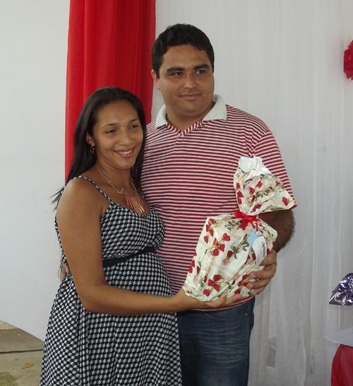 Prefeita Paula Araujo homenageou as mães brasileirenses com uma bela festa - Imagem 96