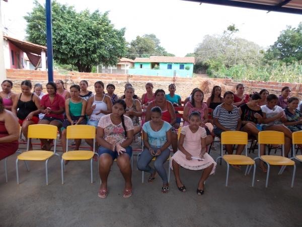 Escola Adelaide Magalhães realiza café da Manhã em homenagem as Mães - Imagem 5