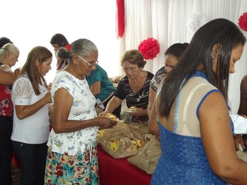 Prefeita Paula Araujo homenageou as mães brasileirenses com uma bela festa - Imagem 89