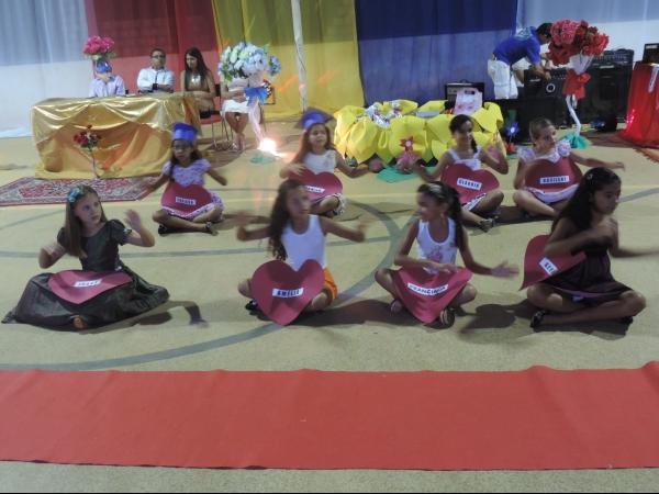 A prefeitura de Barra D’Alcântara em parceria com a Secretaria de Educação promoveu uma festa em comemoração ao dia das mães. - Imagem 24