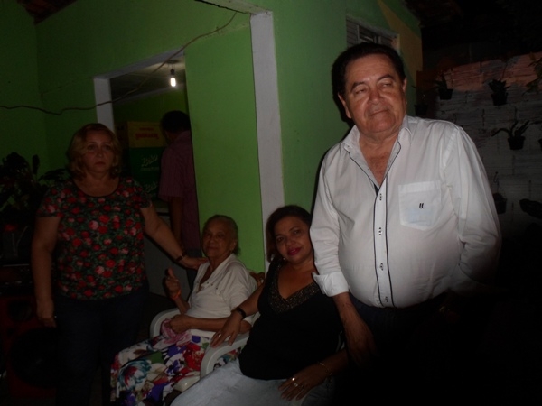 Mães do bairro Vale Verde são homenageadas com um farto jantar - Imagem 2