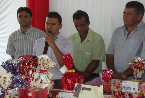 Prefeita Paula Araujo homenageou as mães brasileirenses com uma bela festa - Imagem 77