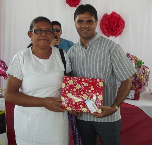 Prefeita Paula Araujo homenageou as mães brasileirenses com uma bela festa - Imagem 108