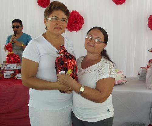 Prefeita Paula Araujo homenageou as mães brasileirenses com uma bela festa - Imagem 15