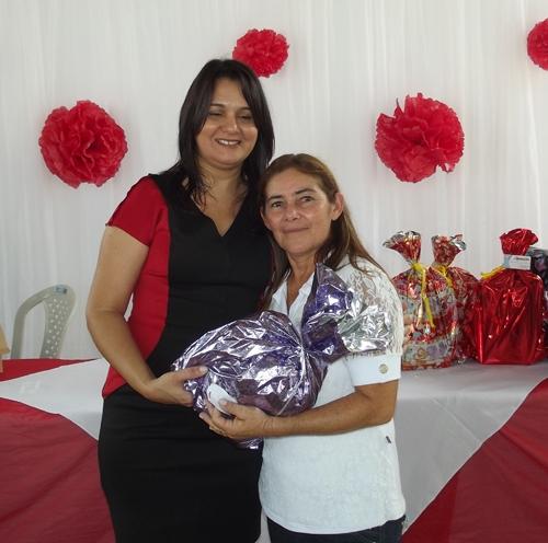 Prefeita Paula Araujo homenageou as mães brasileirenses com uma bela festa - Imagem 31