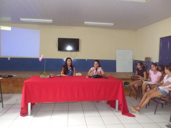 Professora realiza aula de conhecimento com Médica Cubana - Imagem 8