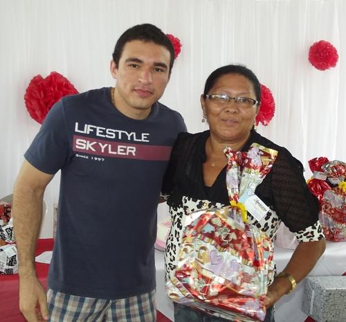 Prefeita Paula Araujo homenageou as mães brasileirenses com uma bela festa - Imagem 11