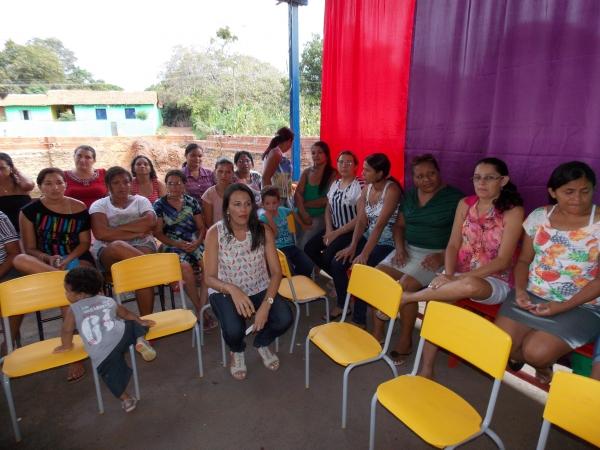 Escola Adelaide Magalhães realiza café da Manhã em homenagem as Mães - Imagem 7