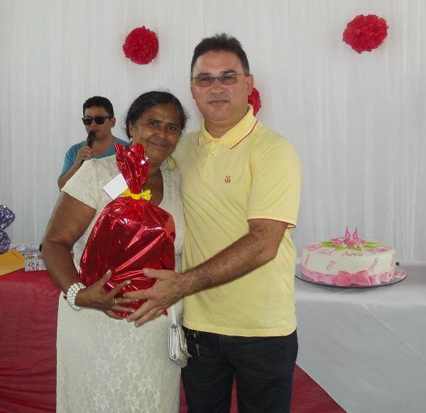 Prefeita Paula Araujo homenageou as mães brasileirenses com uma bela festa - Imagem 30