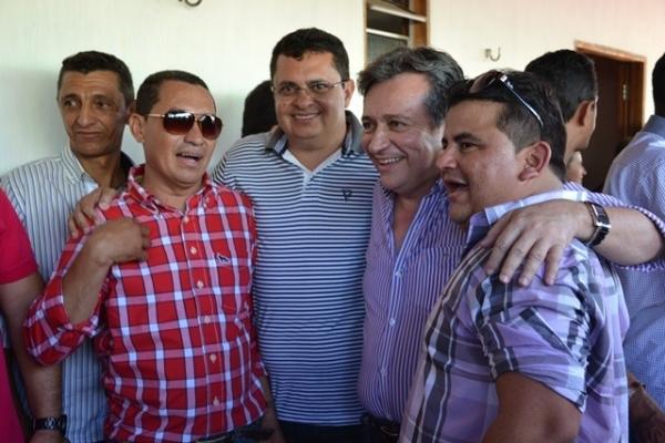 Prefeito Venicio do Participa de aniversario em Jacobina - Imagem 21