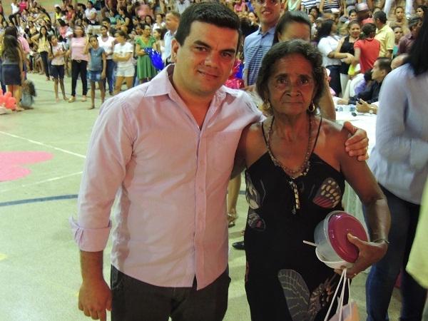 Festa das mães é marcada por alegria e emoção - Imagem 15