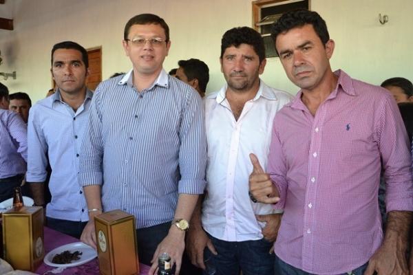 Prefeito Venicio do Participa de aniversario em Jacobina - Imagem 23