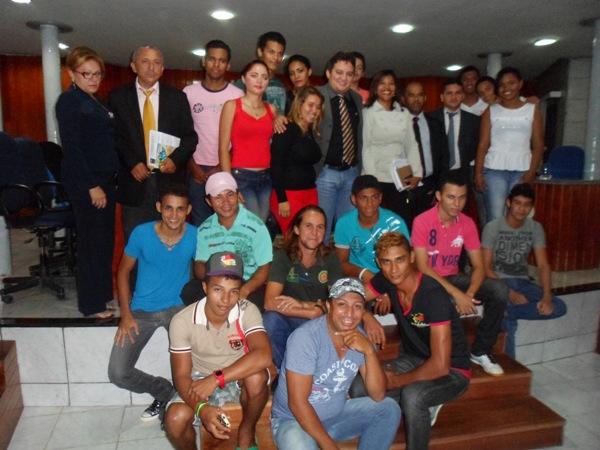 Vereador Getulio Gomes concede Moção de Aplausos a Cia de Teatro os Desfraldadores