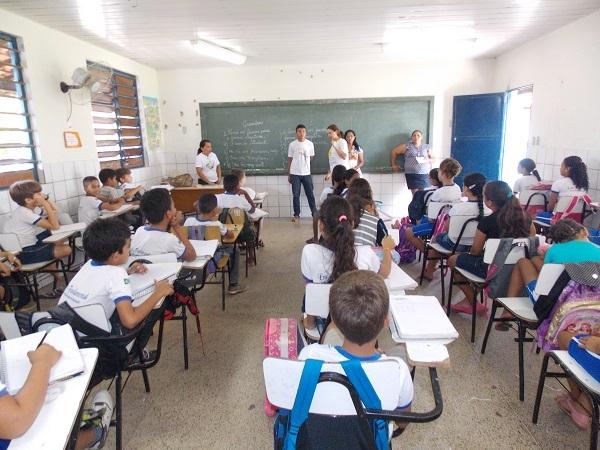 U.E. João Antonio de Miranda recebe a equipe de palestrantes e a Assistente Social do NASF - Imagem 2