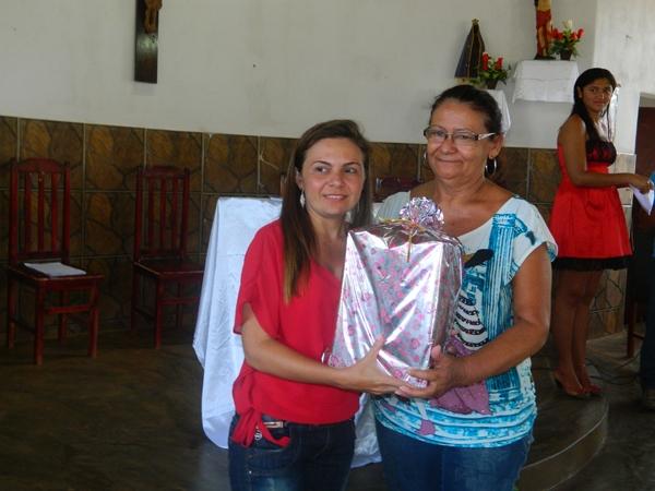 Escola Constância Rosa em  Mocambinho realizou festa em homenagem ao Dia das Mães - Imagem 11