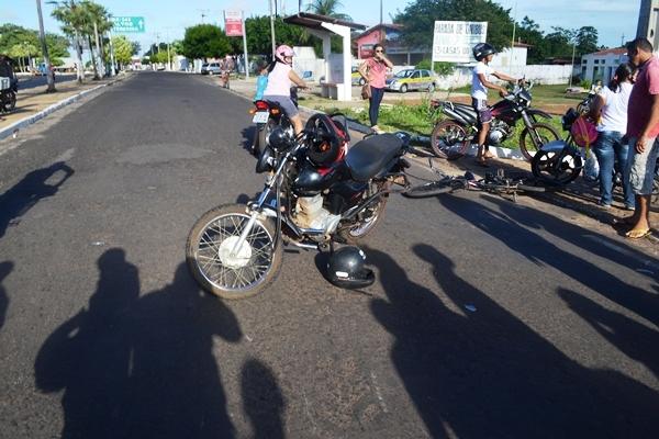 Colisão deixa duas pessoas feridas gravemente - Imagem 3