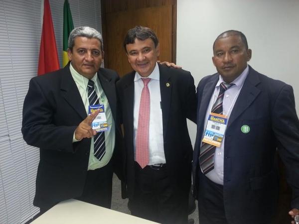 Prefeito Zé Resende visita gabinetes dos parlamentares piauiense em busca de recursos para Boa Hora  - Imagem 4