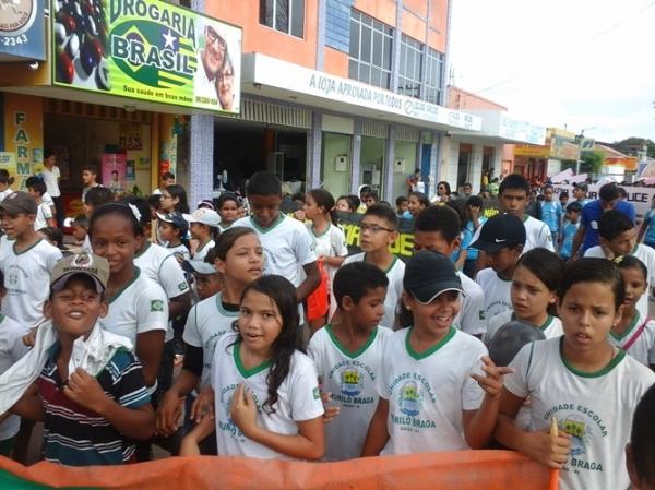 Caminhada reúne sociedade contra exploração sexual a crianças e adolescentes - Imagem 9