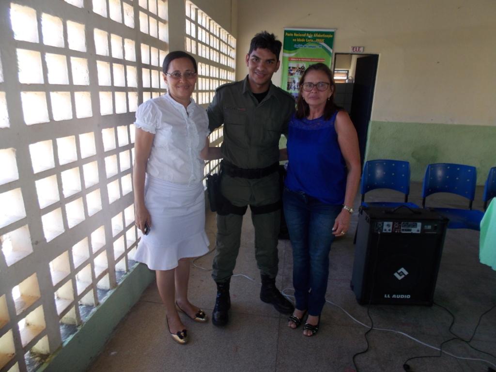 Reunião com pais e instrutor do PROERD, Policial Michel
