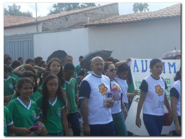 Caminhada em Prol o dia 18 de Maio, dia de Combate ao Abuso e a Exploração Sexual de Crianças e Adolescentes - Imagem 19