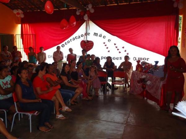 Escola Municipal 13 de Maio Homenageou as Mães pela passagem de seu Dia - Imagem 20