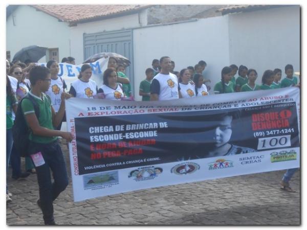 Caminhada em Prol o dia 18 de Maio, dia de Combate ao Abuso e a Exploração Sexual de Crianças e Adolescentes - Imagem 18