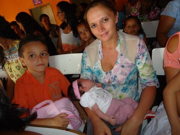Escola Municipal 13 de Maio Homenageou as Mães pela passagem de seu Dia - Imagem 57
