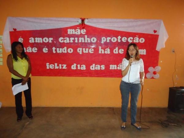 Escola Municipal 13 de Maio Homenageou as Mães pela passagem de seu Dia - Imagem 2