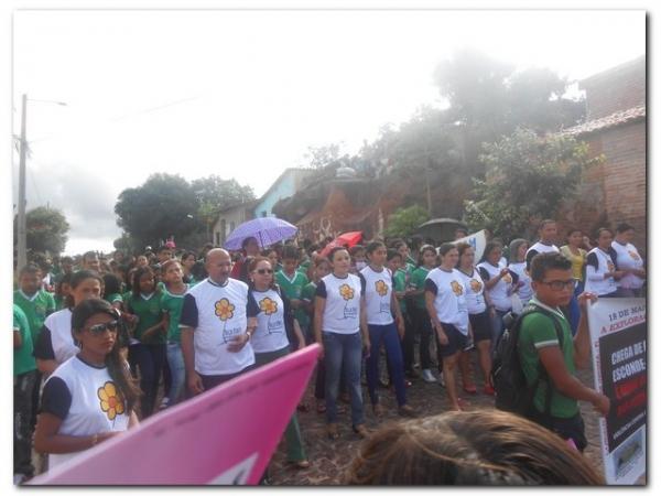 Caminhada em Prol o dia 18 de Maio, dia de Combate ao Abuso e a Exploração Sexual de Crianças e Adolescentes - Imagem 12