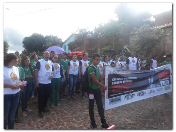 Caminhada em Prol o dia 18 de Maio, dia de Combate ao Abuso e a Exploração Sexual de Crianças e Adolescentes - Imagem 11