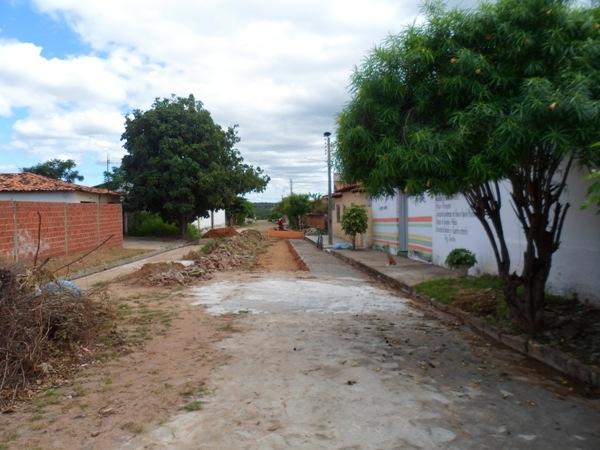 Prefeitura trabalha na recuperação de ruas em Valença - Imagem 1